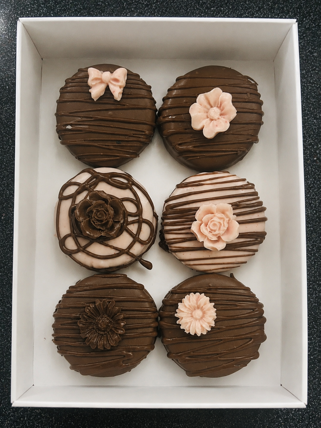 Signature Chocolate Covered Oreos (6 Count)